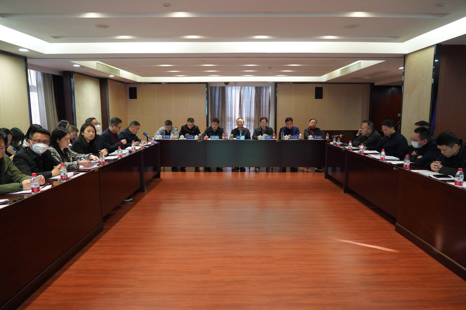 务虚求实起好步 谋定而动布好局——华体会平台-华体会(中国)一站式服务平台
发展召开2023年经营发展工作务虚会