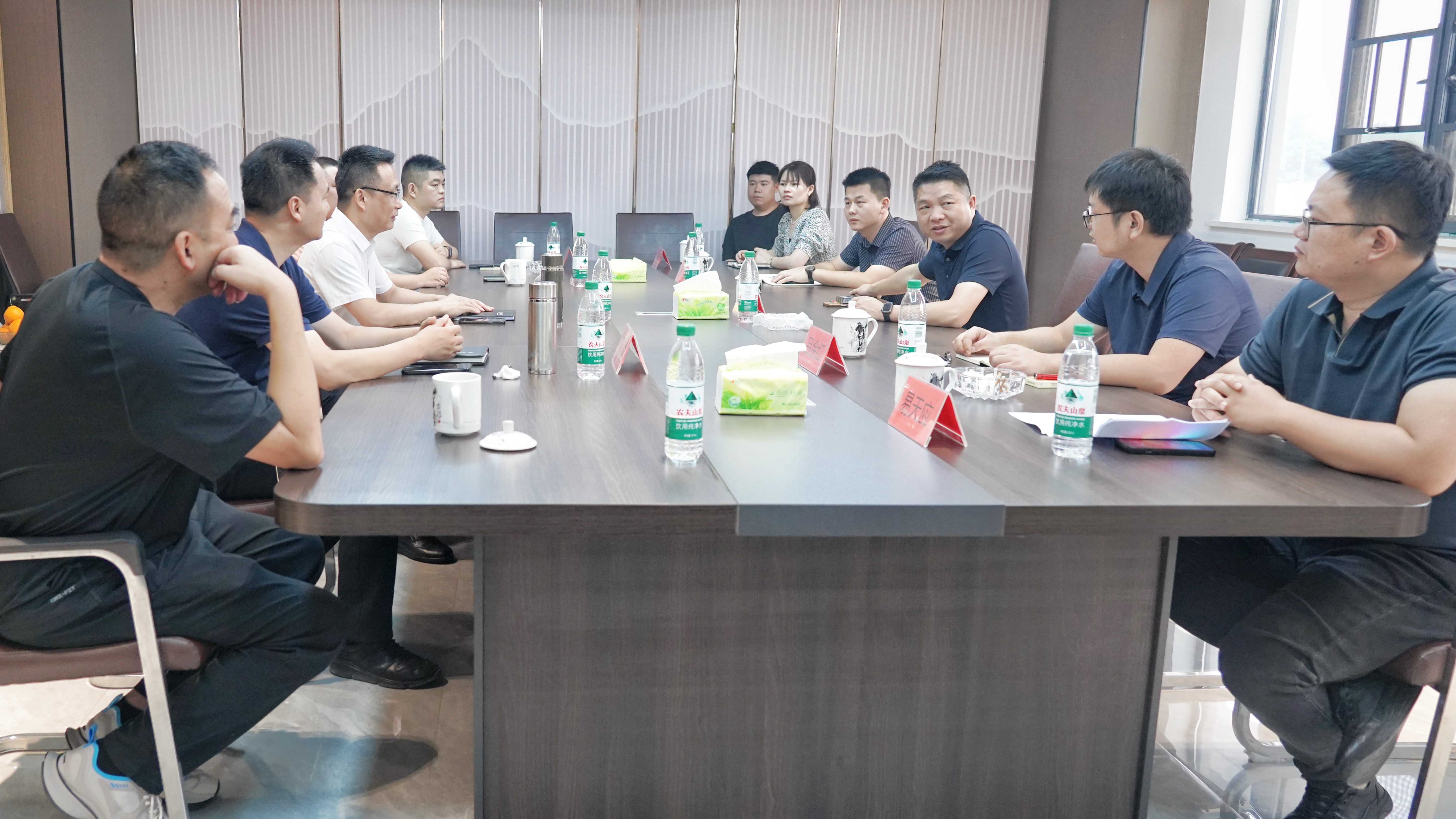 华体会平台-华体会(中国)一站式服务平台
港发集团赴华体会平台-华体会(中国)一站式服务平台
发展益沅公司开展合作交流